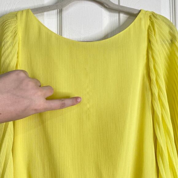 ALICE + OLIVIA Briar Pleated Bell Sleeve Top Yellow Batwing Accordion Sleeve XS - Picture 7 of 8
